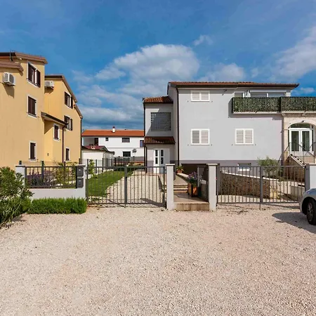 App Vikili Apartment Kukci